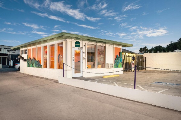 Bungalows Hostel Main image